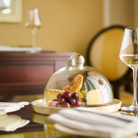 Castlemartyr Resort Hotel فندق